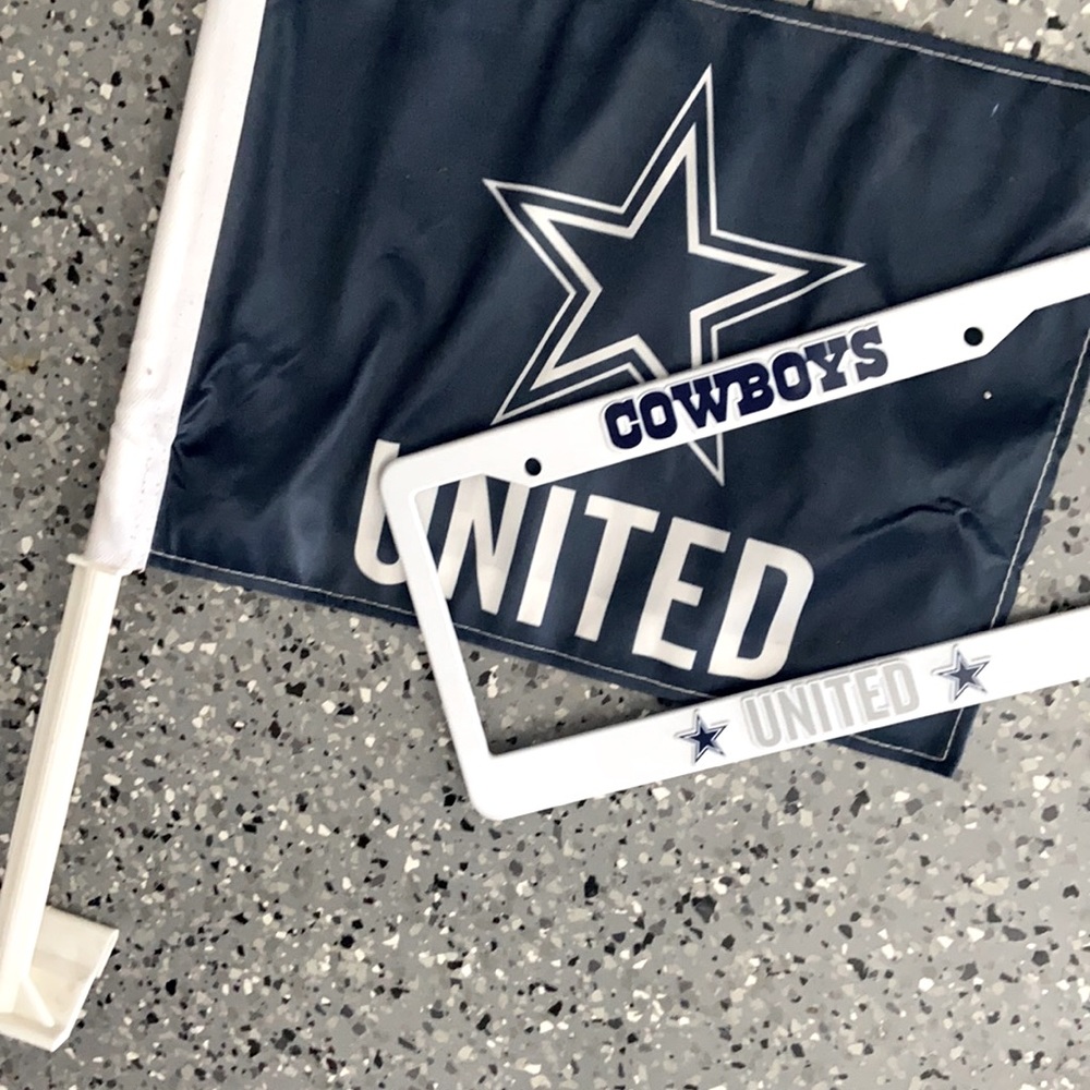 Dallas Cowboy Set: License plate Frame & Car Flag
